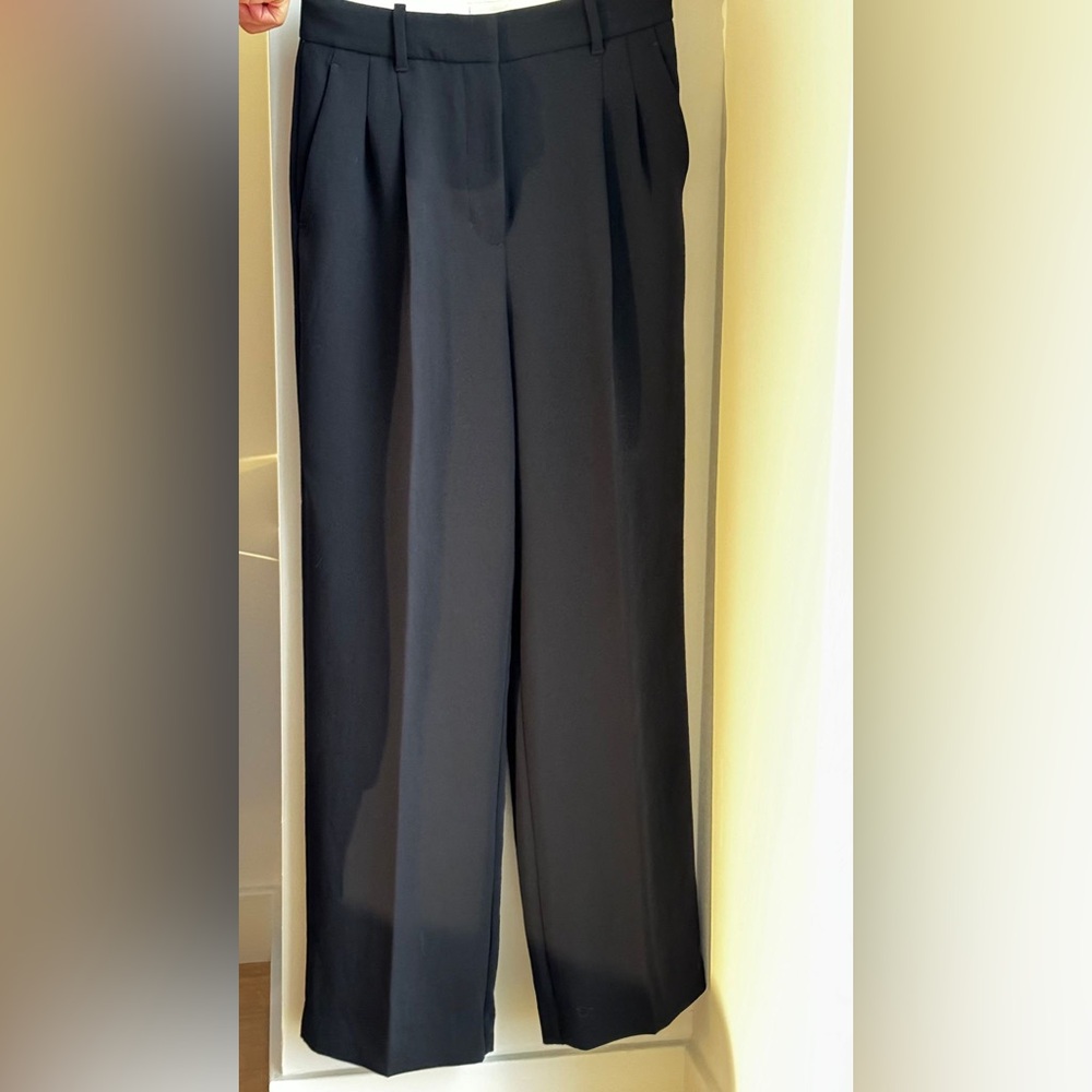 Aritzia EFFORTLESS PANT
95189, Colour: BLACK, Size: 4